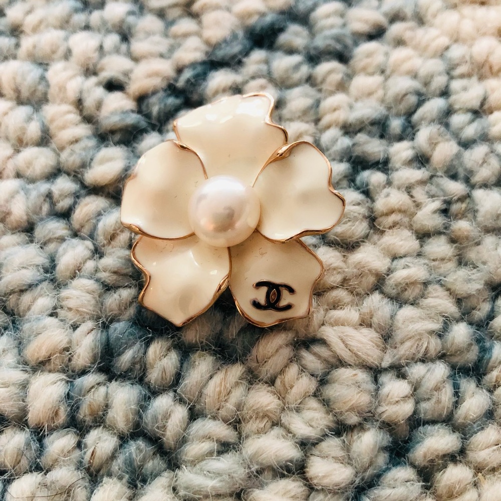Brand New Camellia Pearl Brooch
